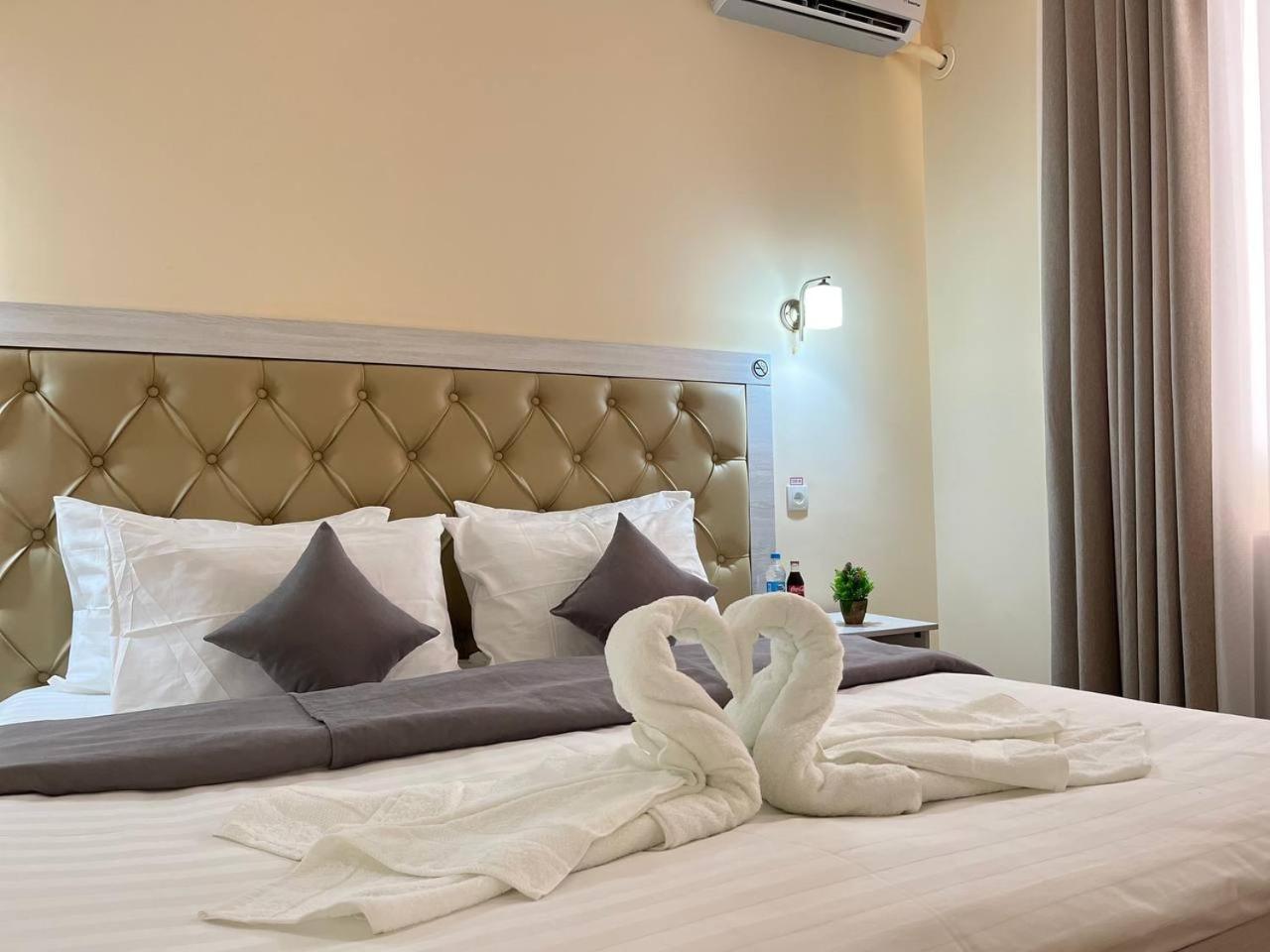 Aks Hotel Tachkent Extérieur photo