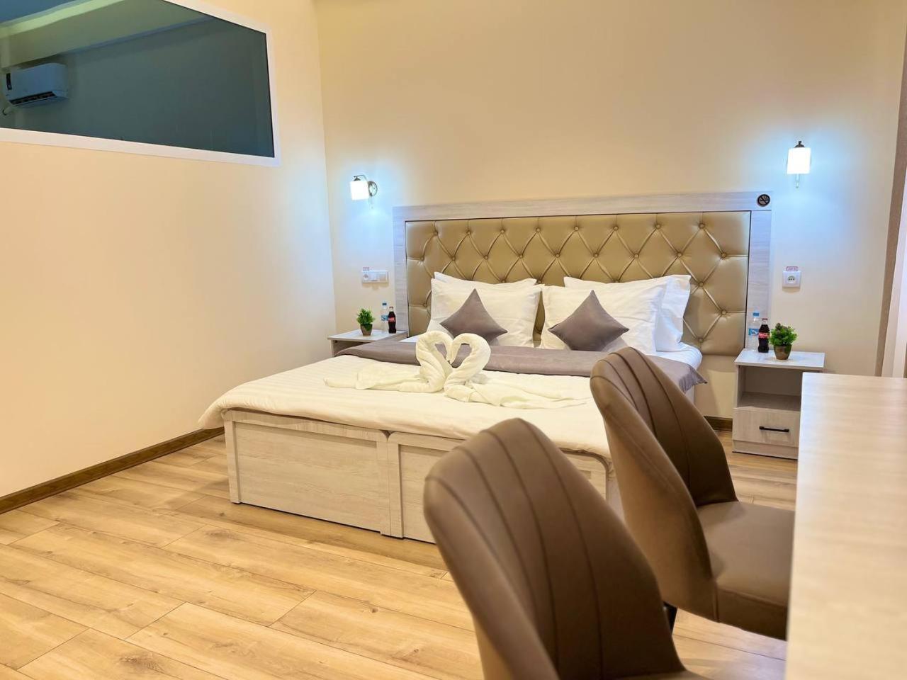 Aks Hotel Tachkent Extérieur photo