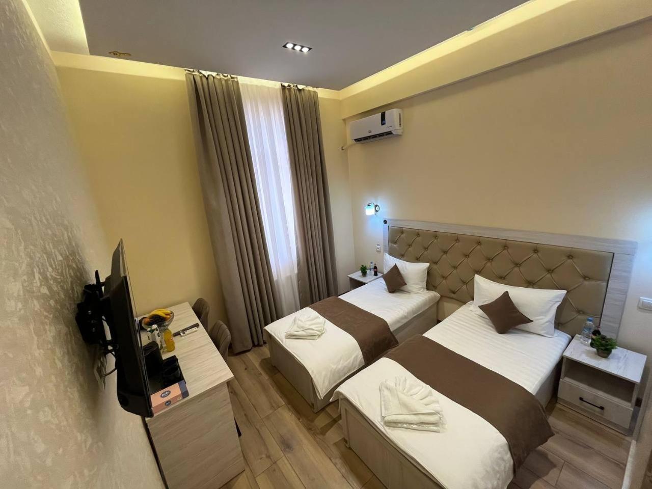 Aks Hotel Tachkent Extérieur photo