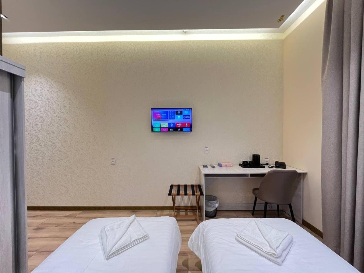 Aks Hotel Tachkent Extérieur photo