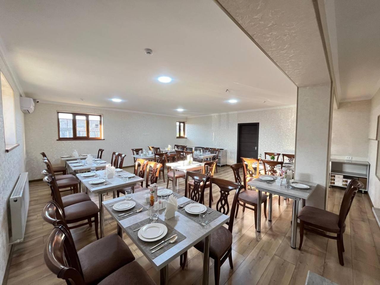 Aks Hotel Tachkent Extérieur photo